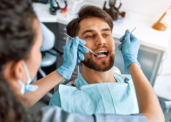How a Cosmetic Dentist in Encino Can Enhance Your Smile Naturally